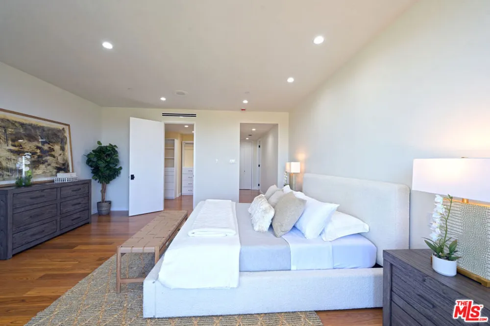 10601 Wilshire Boulevard #1404 Los Angeles, CA 90024
