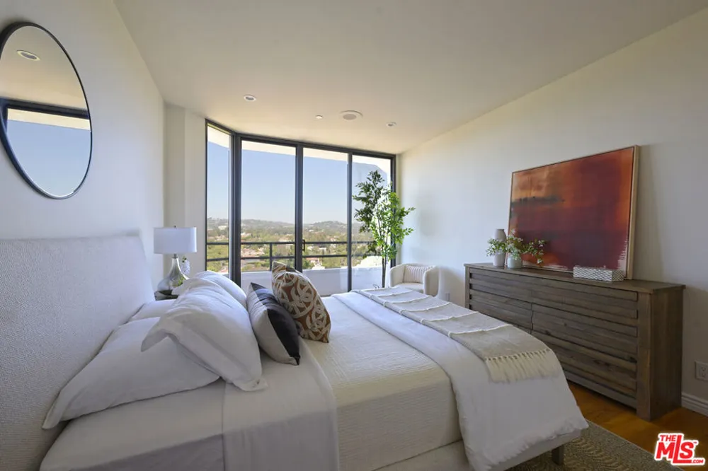 10601 Wilshire Boulevard #1404 Los Angeles, CA 90024