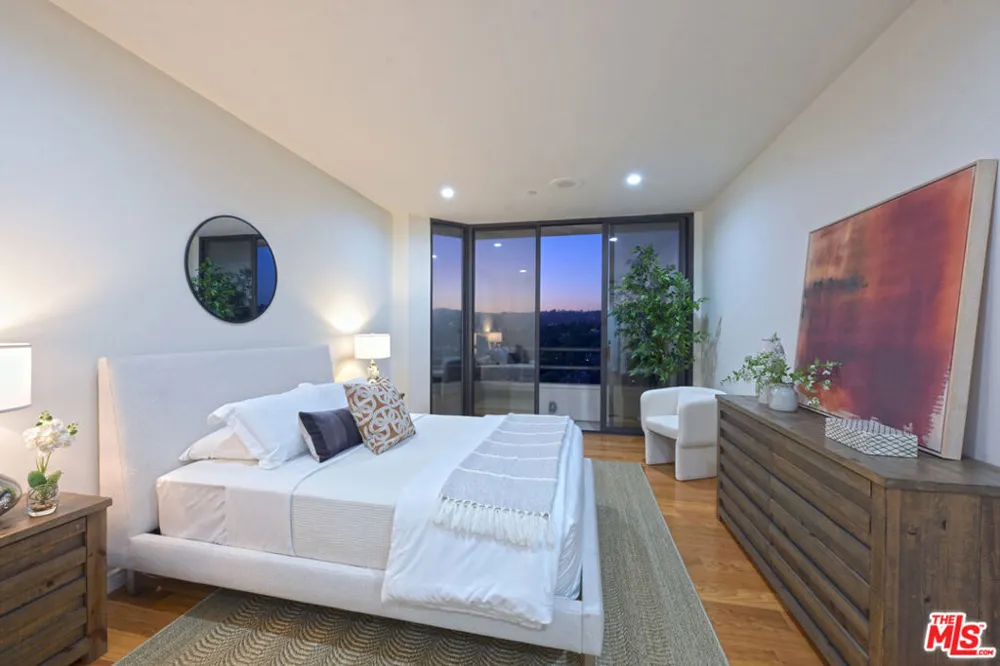 10601 Wilshire Boulevard #1404 Los Angeles, CA 90024