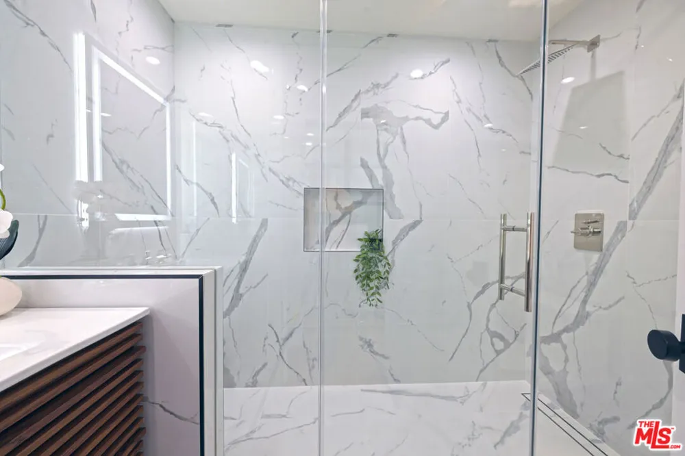 10601 Wilshire Boulevard #1404 Los Angeles, CA 90024
