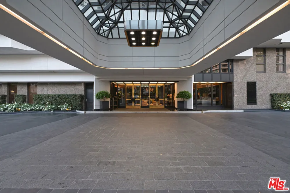 10601 Wilshire Boulevard #1404 Los Angeles, CA 90024
