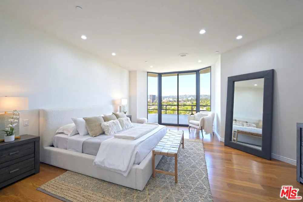 10601 Wilshire Boulevard #1404 Los Angeles, CA 90024
