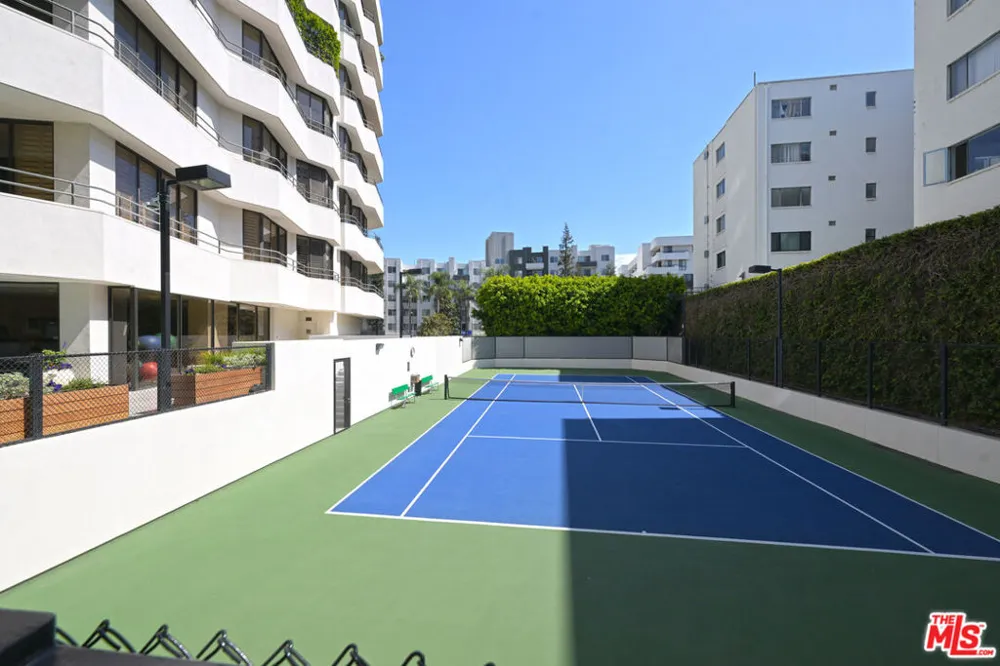 10601 Wilshire Boulevard #1404 Los Angeles, CA 90024