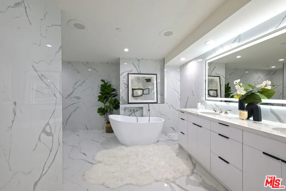 10601 Wilshire Boulevard #1404 Los Angeles, CA 90024