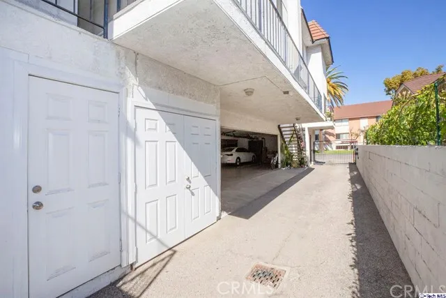 464 W Lexington Drive #3 Glendale, CA 91203