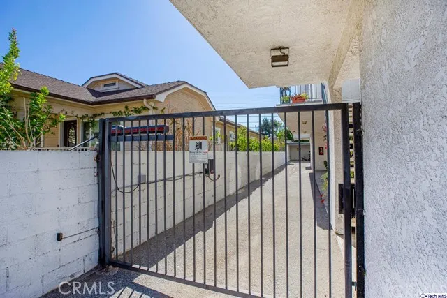 464 W Lexington Drive #3 Glendale, CA 91203