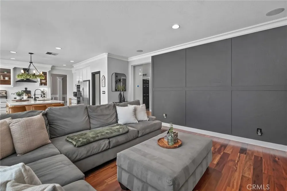 6258 Rolling Meadow Eastvale, CA 92880