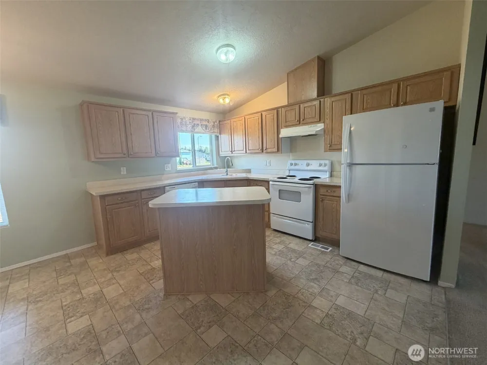 804 Rambling Road Aberdeen, WA 98520