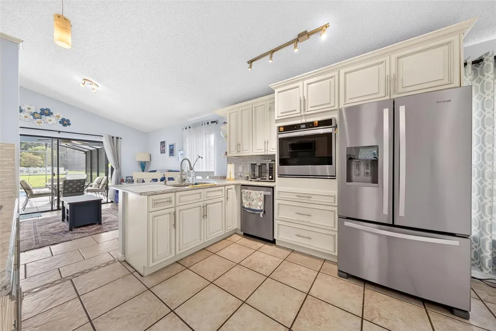 257 LEXINGDALE DRIVE Orlando, FL 32828