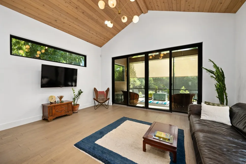 5513 Duval Street Austin, TX 78751