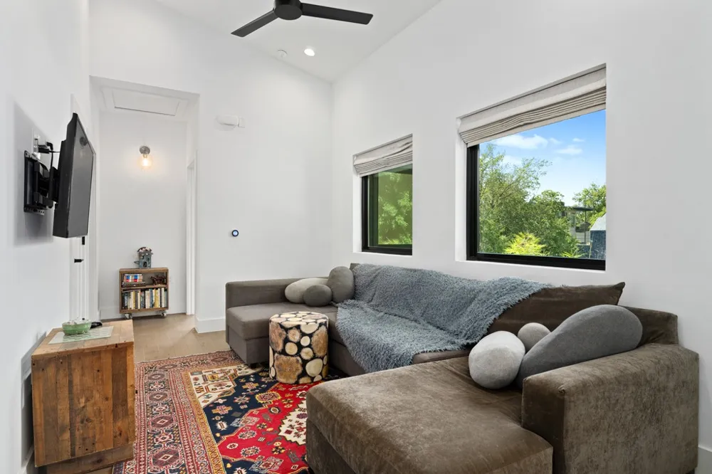 5513 Duval Street Austin, TX 78751