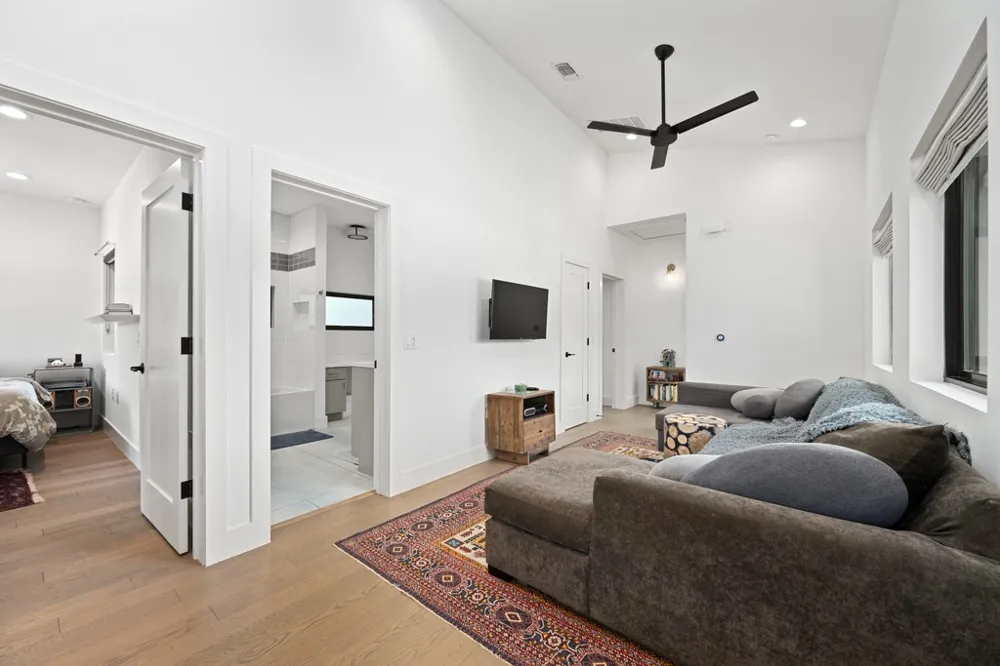 5513 Duval Street Austin, TX 78751