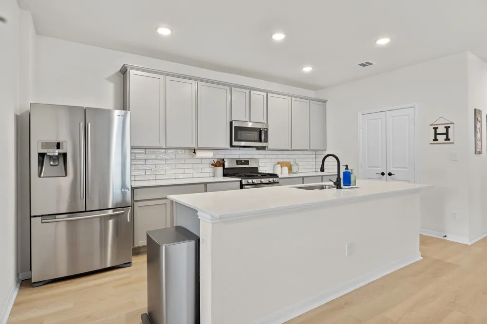 1233 WhippleTree Trail Georgetown, TX 78626