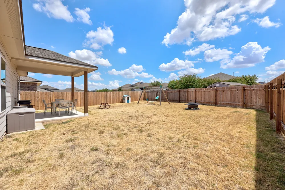 1233 WhippleTree Trail Georgetown, TX 78626