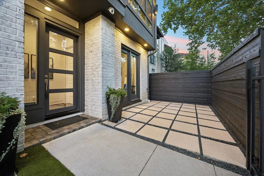 520 Knox Street Houston, TX 77007