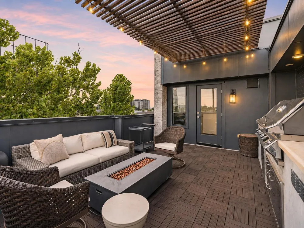 520 Knox Street Houston, TX 77007