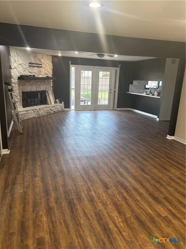 2607 E POPLAR Victoria, TX 77901