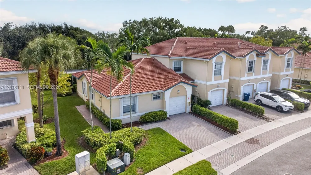 11641 NW 47th Dr Coral Springs, FL 33076