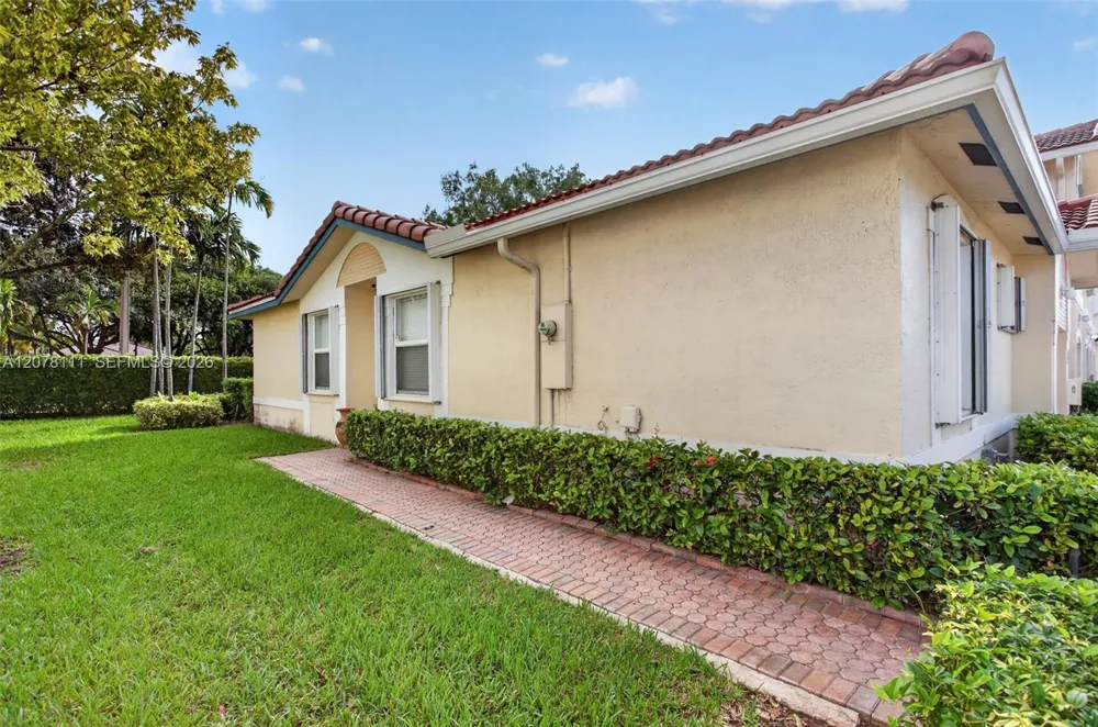 11641 NW 47th Dr Coral Springs, FL 33076