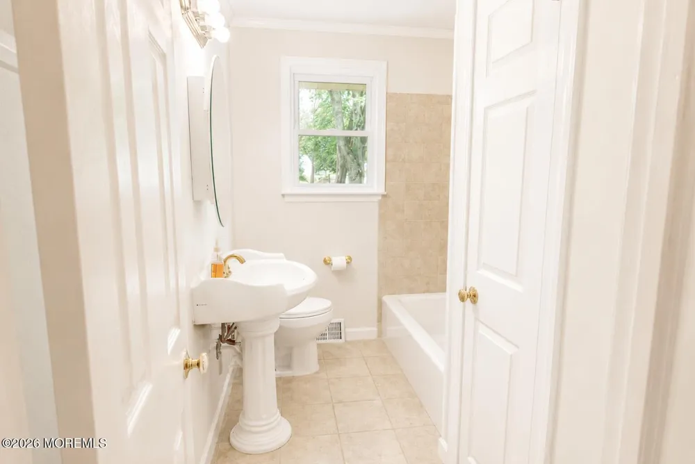 112 Sunnybrook Road Cherry Hill, NJ 08034