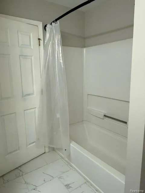 1111 Fountain View Circle South Lyon City, MI 48178