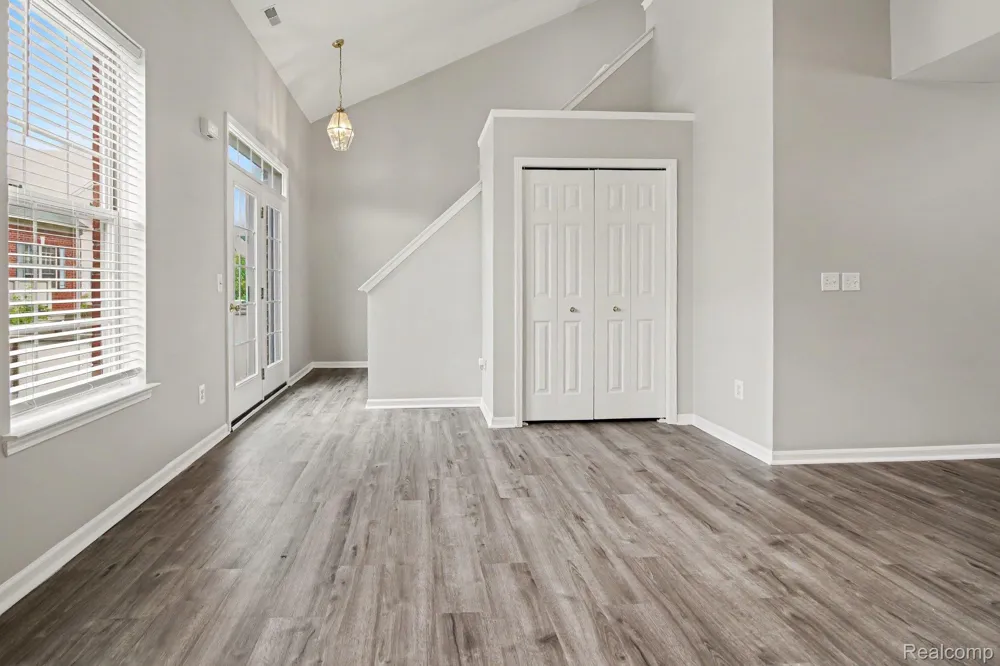 1111 Fountain View Circle South Lyon City, MI 48178