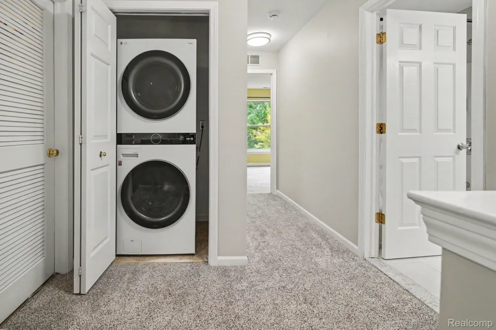 1111 Fountain View Circle South Lyon City, MI 48178