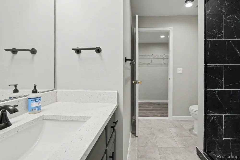 1111 Fountain View Circle South Lyon City, MI 48178