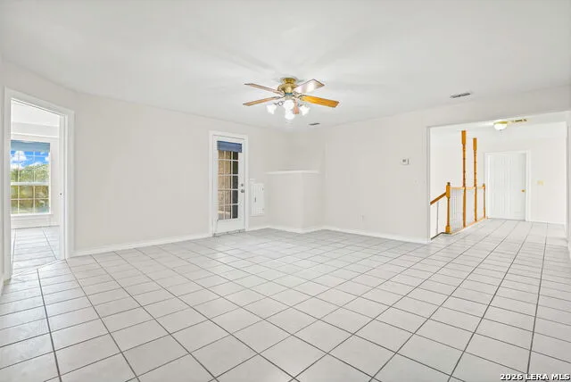 5280 Smith Rd Von Ormy, TX 78073
