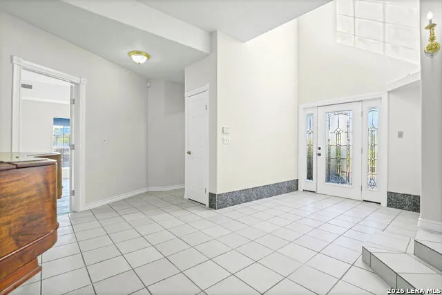 5280 Smith Rd Von Ormy, TX 78073