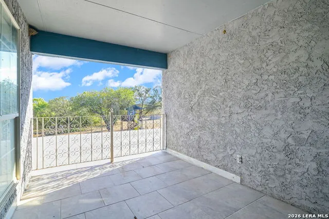 5280 Smith Rd Von Ormy, TX 78073