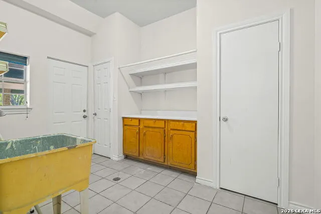 5280 Smith Rd Von Ormy, TX 78073