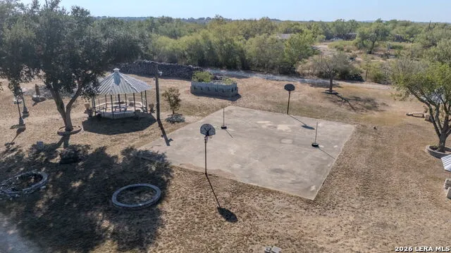 5280 Smith Rd Von Ormy, TX 78073