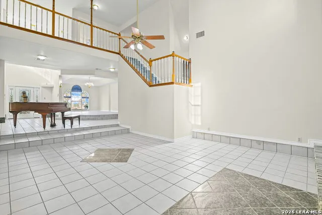 5280 Smith Rd Von Ormy, TX 78073