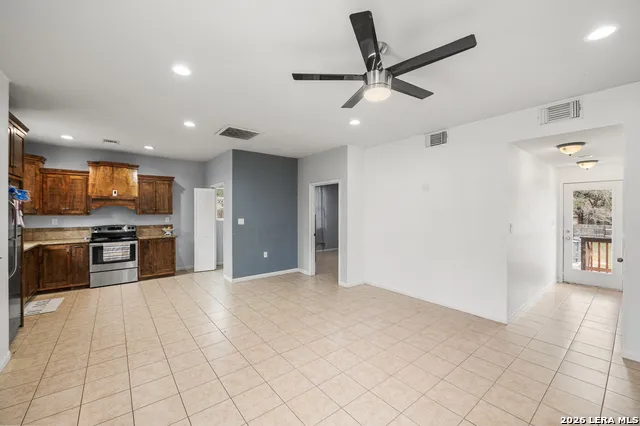 22914 Skila Dr Elmendorf, TX 78112