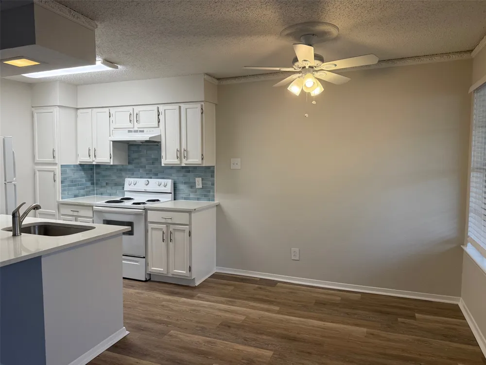 3624 Parkridge Drive #214 Dallas, TX 75234