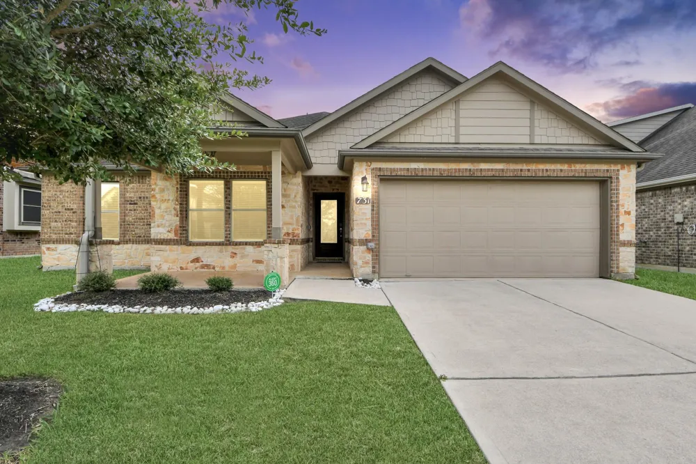 731 Rim Water Drive Alvin, TX 77511