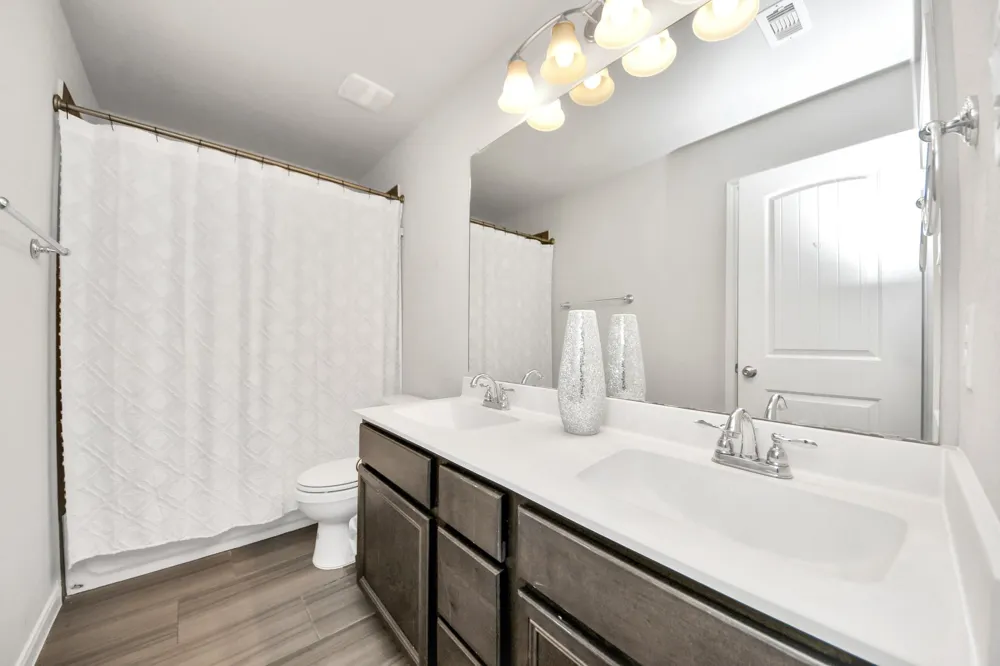 731 Rim Water Drive Alvin, TX 77511