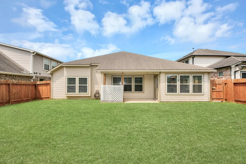 731 Rim Water Drive Alvin, TX 77511