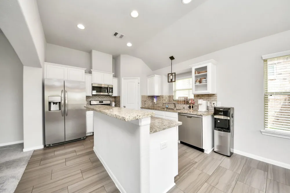 731 Rim Water Drive Alvin, TX 77511