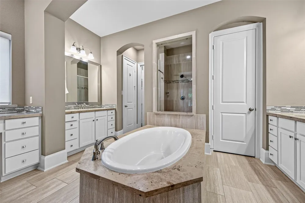 150 Cliftons Curve Way Montgomery, TX 77316