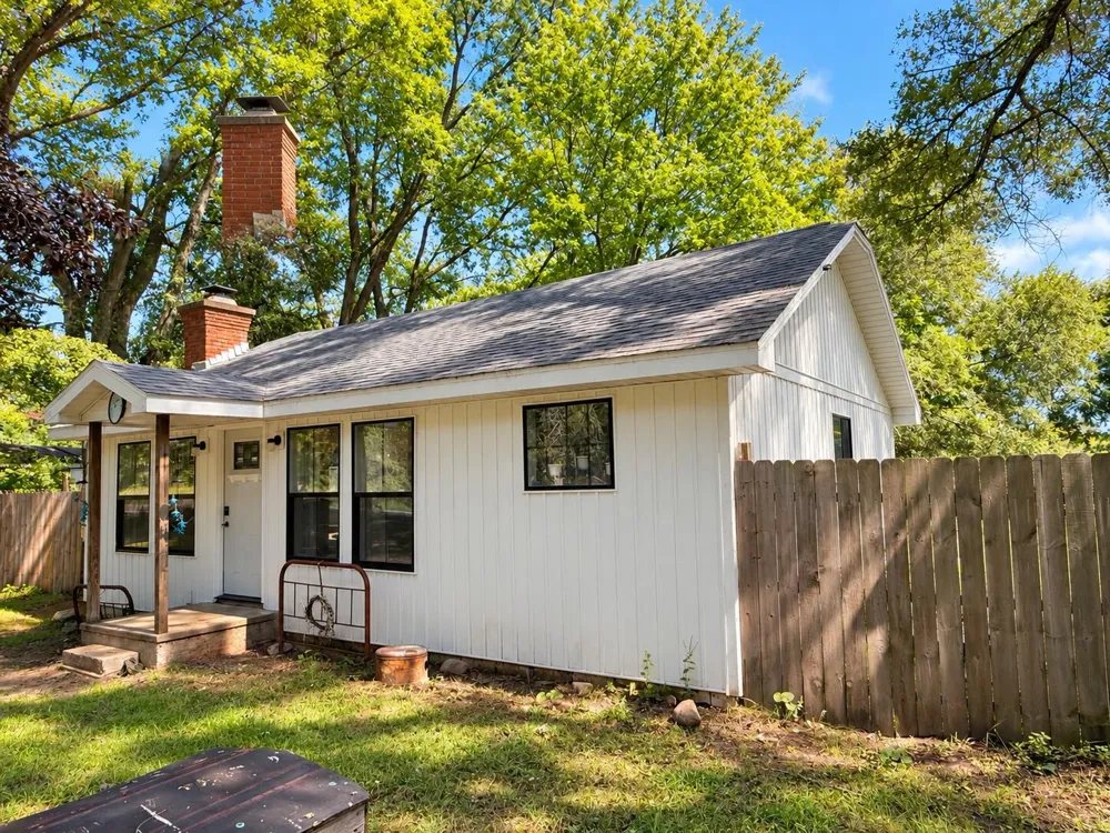 4159 Riverside Road Benton Harbor, MI 49022
