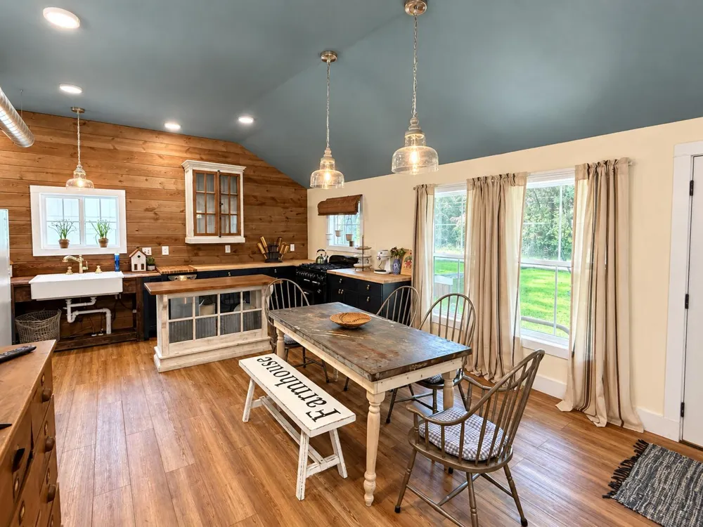 4159 Riverside Road Benton Harbor, MI 49022