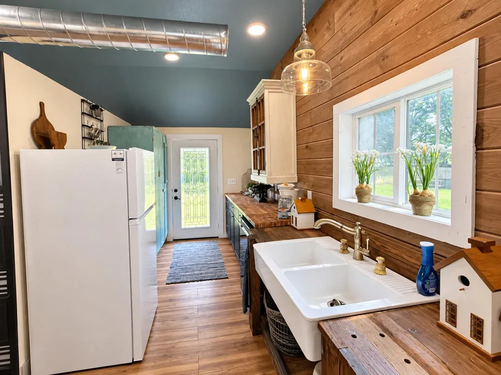 4159 Riverside Road Benton Harbor, MI 49022