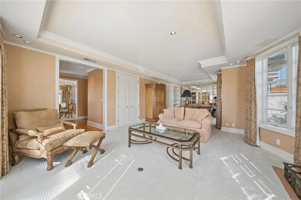 8031 Calle De La Plata La Jolla, CA 92037