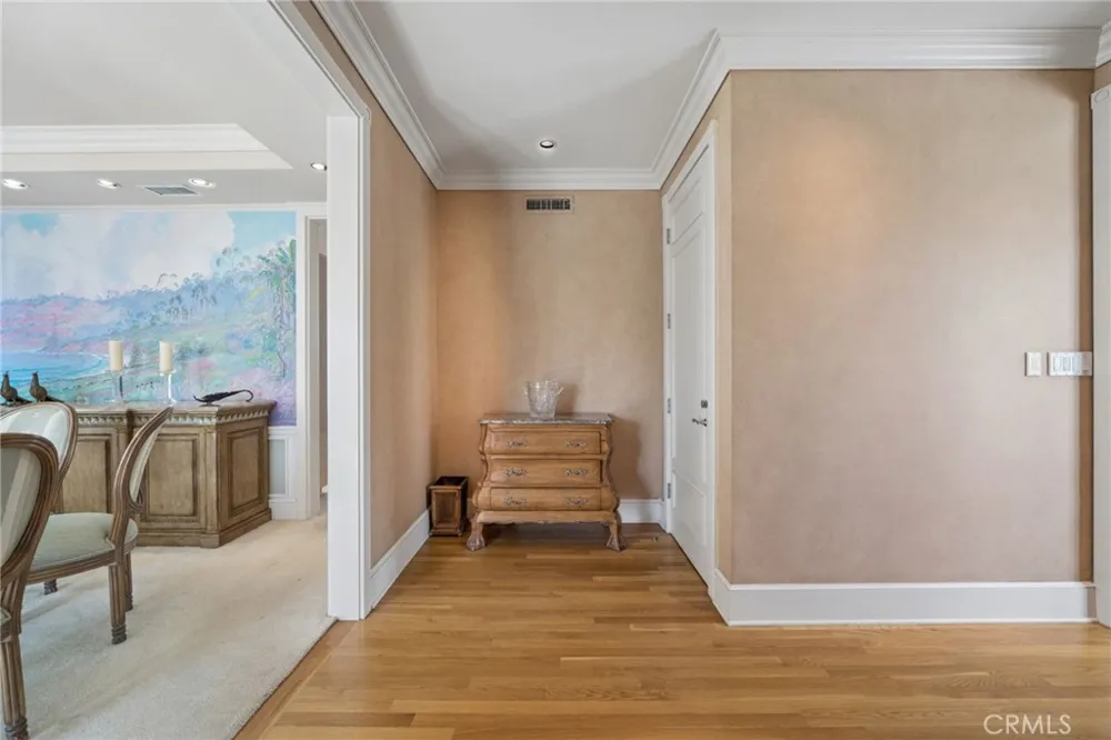 8031 Calle De La Plata La Jolla, CA 92037