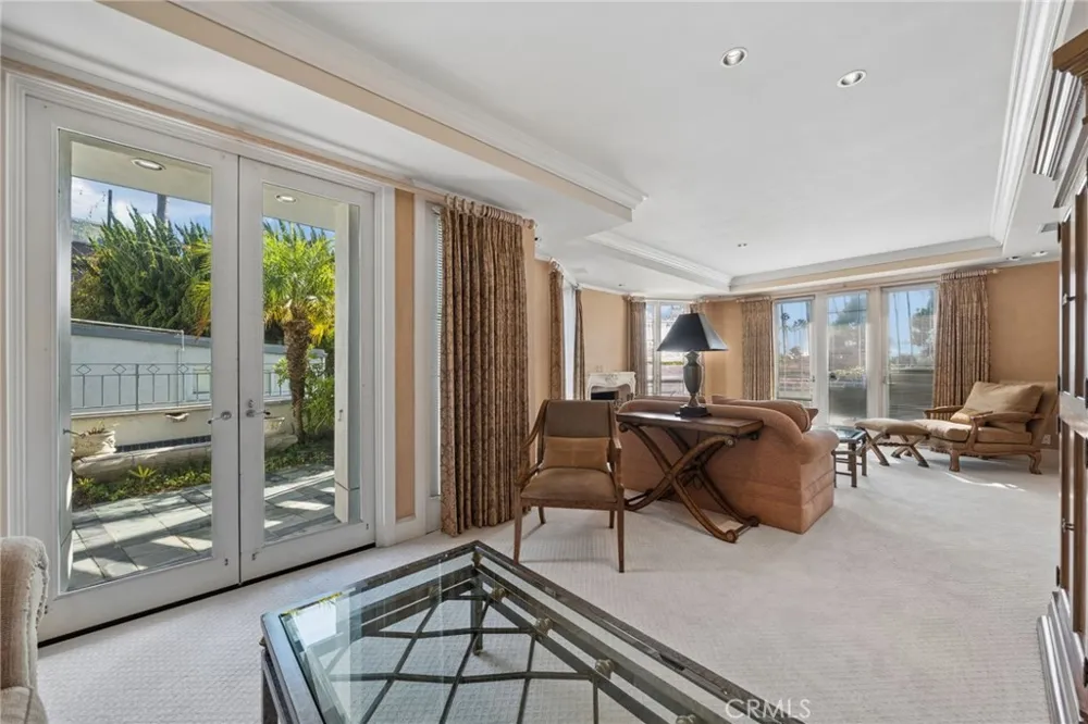 8031 Calle De La Plata La Jolla, CA 92037