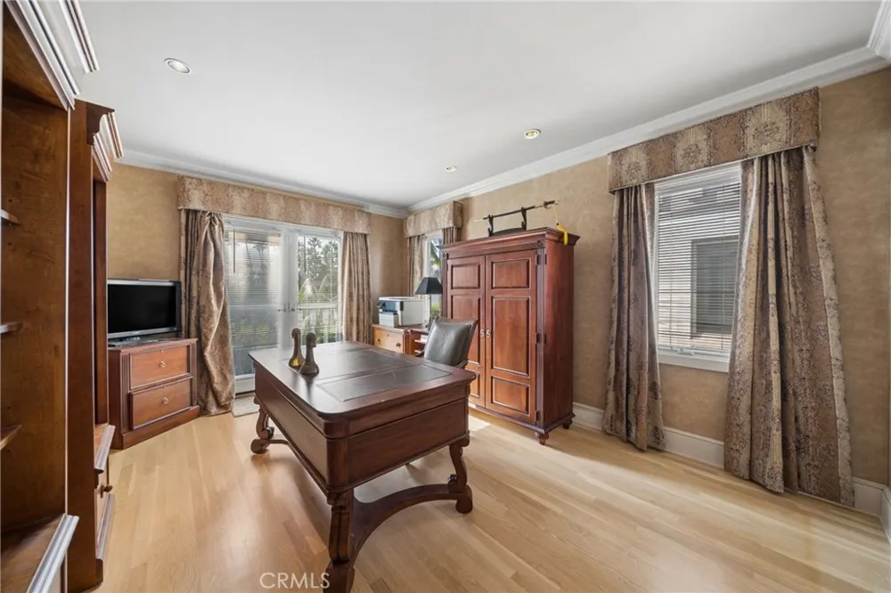 8031 Calle De La Plata La Jolla, CA 92037