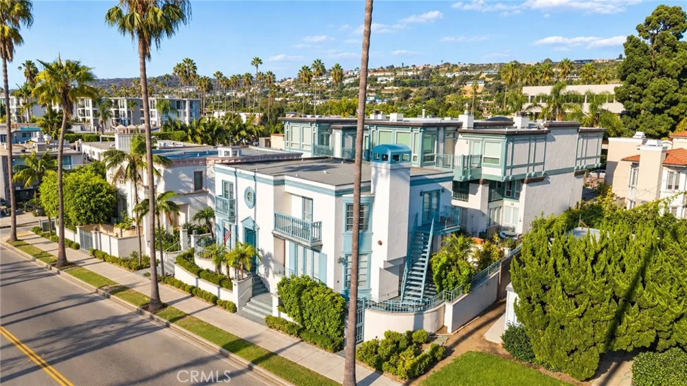 8031 Calle De La Plata La Jolla, CA 92037
