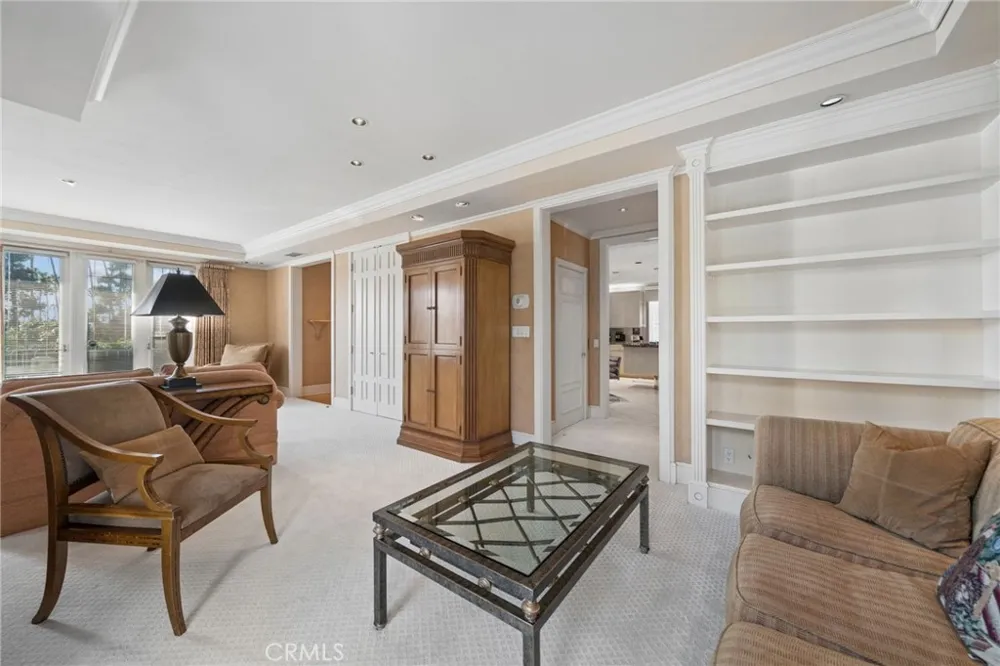 8031 Calle De La Plata La Jolla, CA 92037